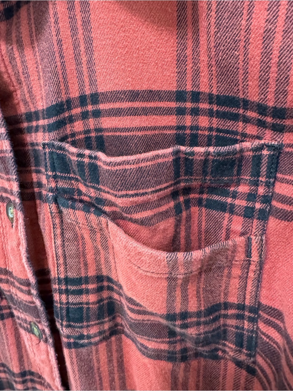 Carhartt Red and Black Plaid Button-Down Shirt Jacket size small (4-6) - Picture 4 of 12